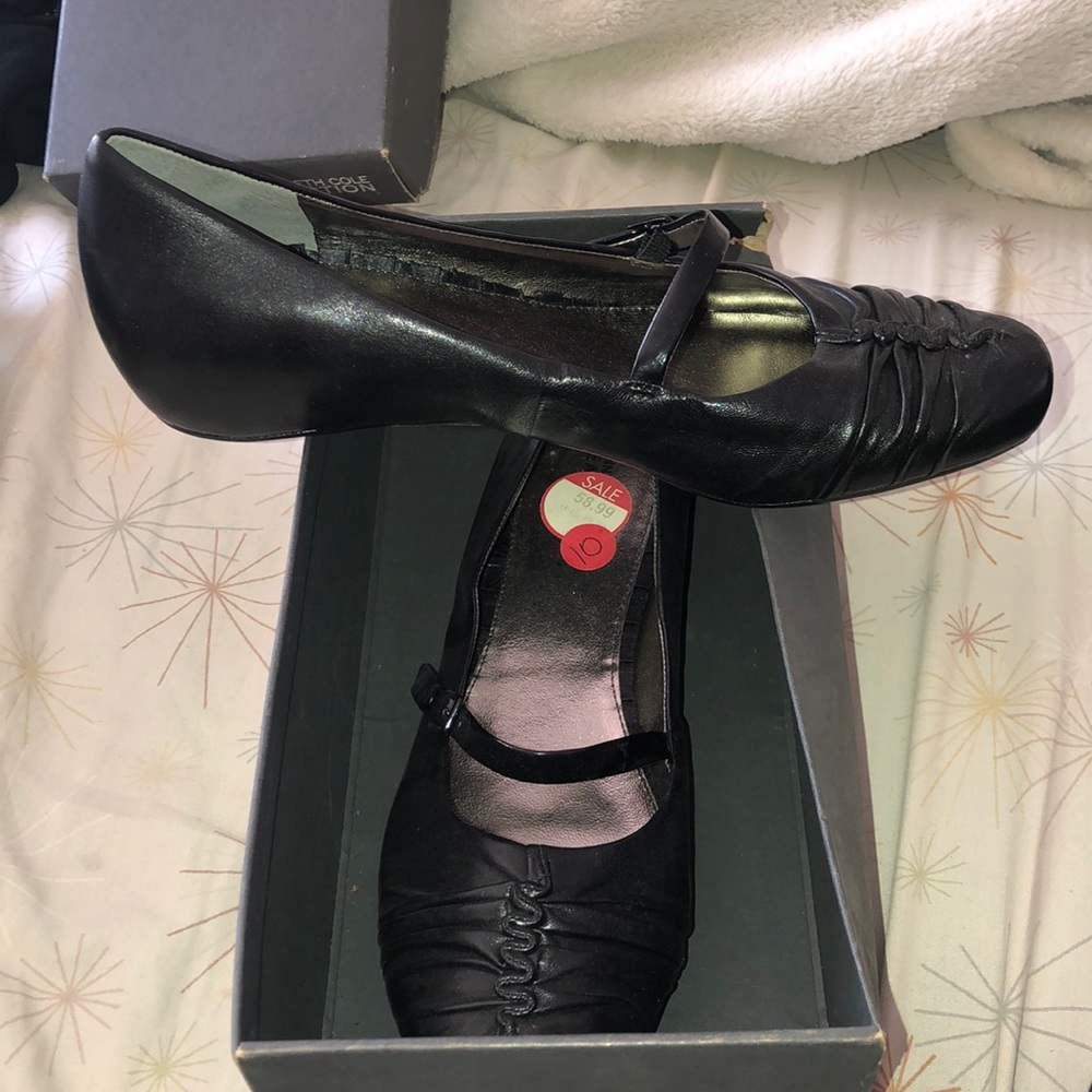Kenneth Cole reaction flats